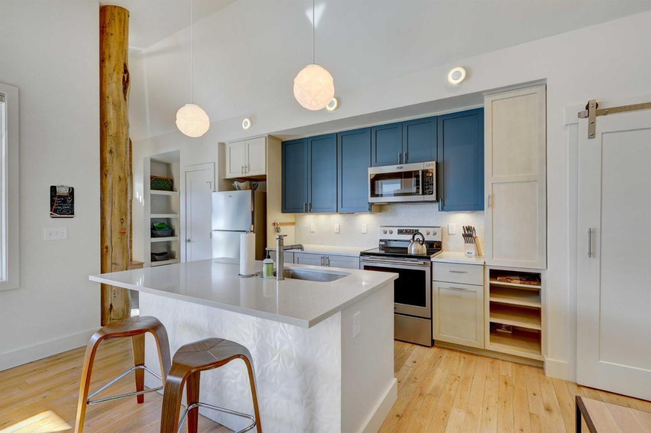 Modern Grand Lake Cabin With Fireplace And Deck! エクステリア 写真
