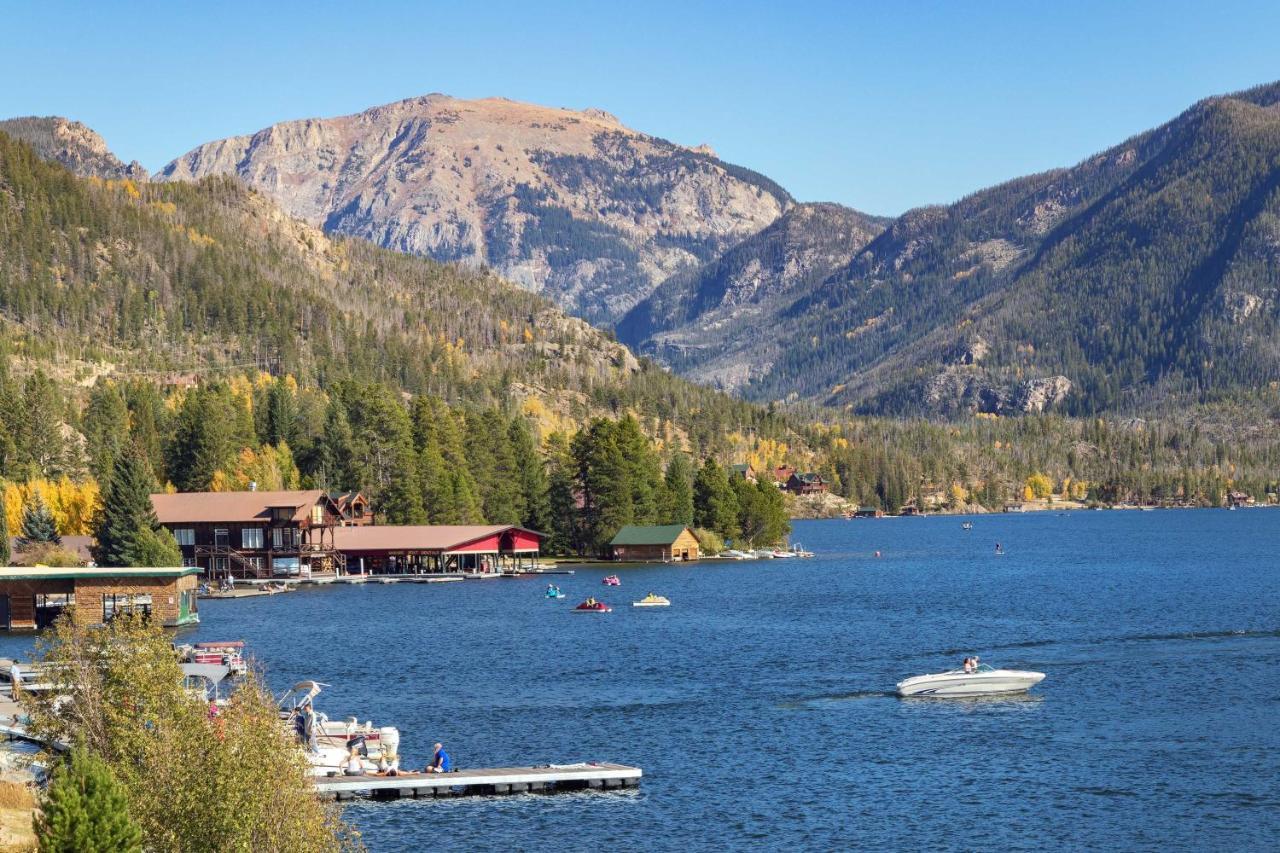 Modern Grand Lake Cabin With Fireplace And Deck! エクステリア 写真